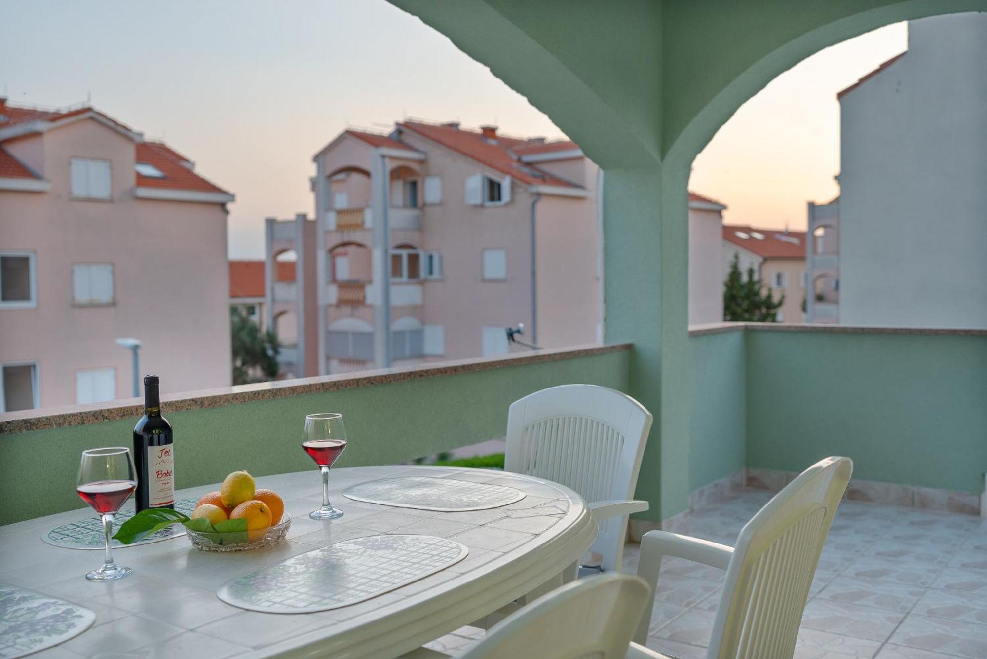Apartments Jasna Новаля Екстериор снимка