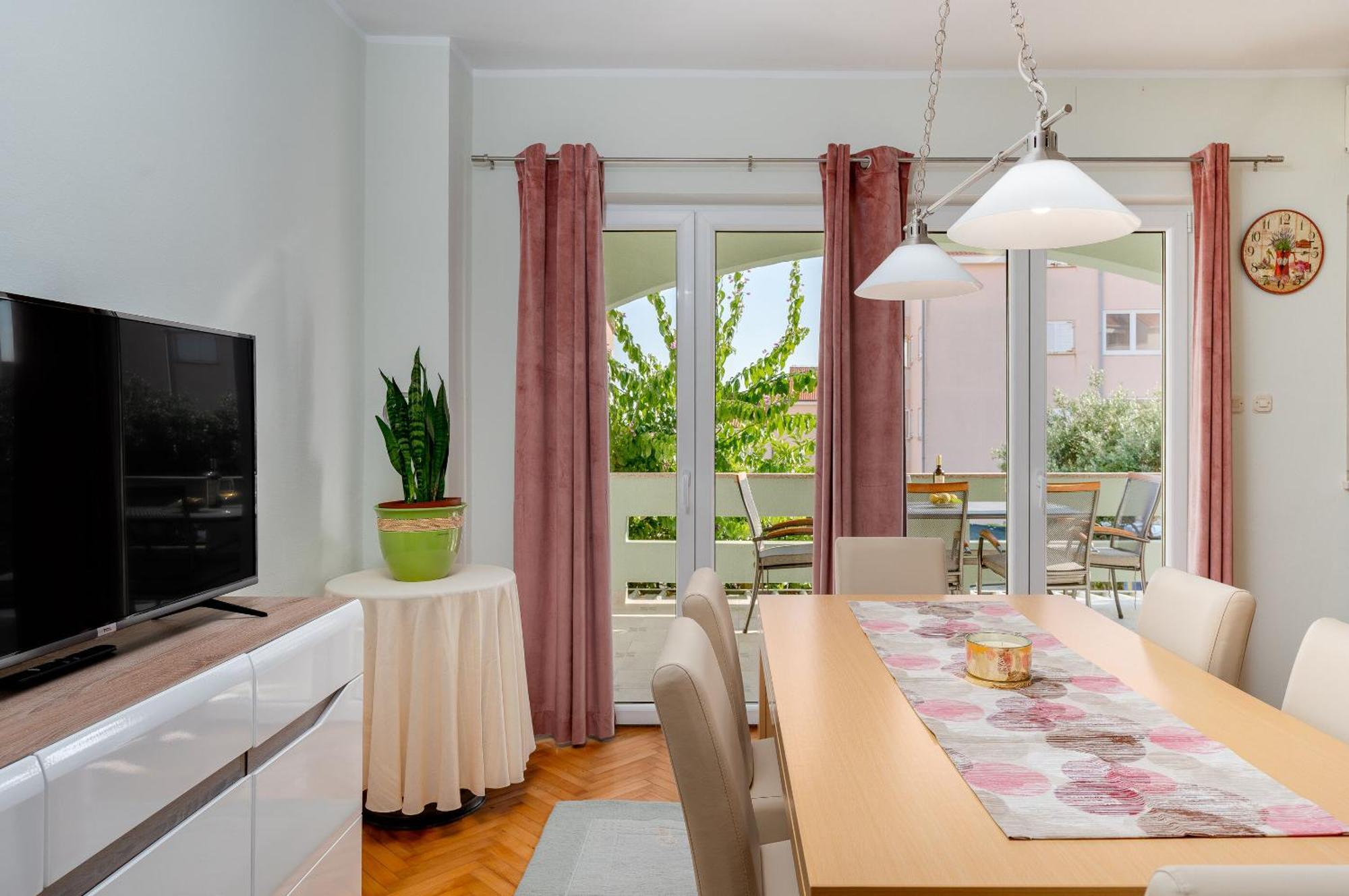 Apartments Jasna Новаля Екстериор снимка